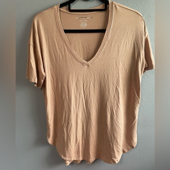 NWOT American Eagle Soft & Sexy tan v-neck shirt. Size X-Small. - Picture 1 of 7